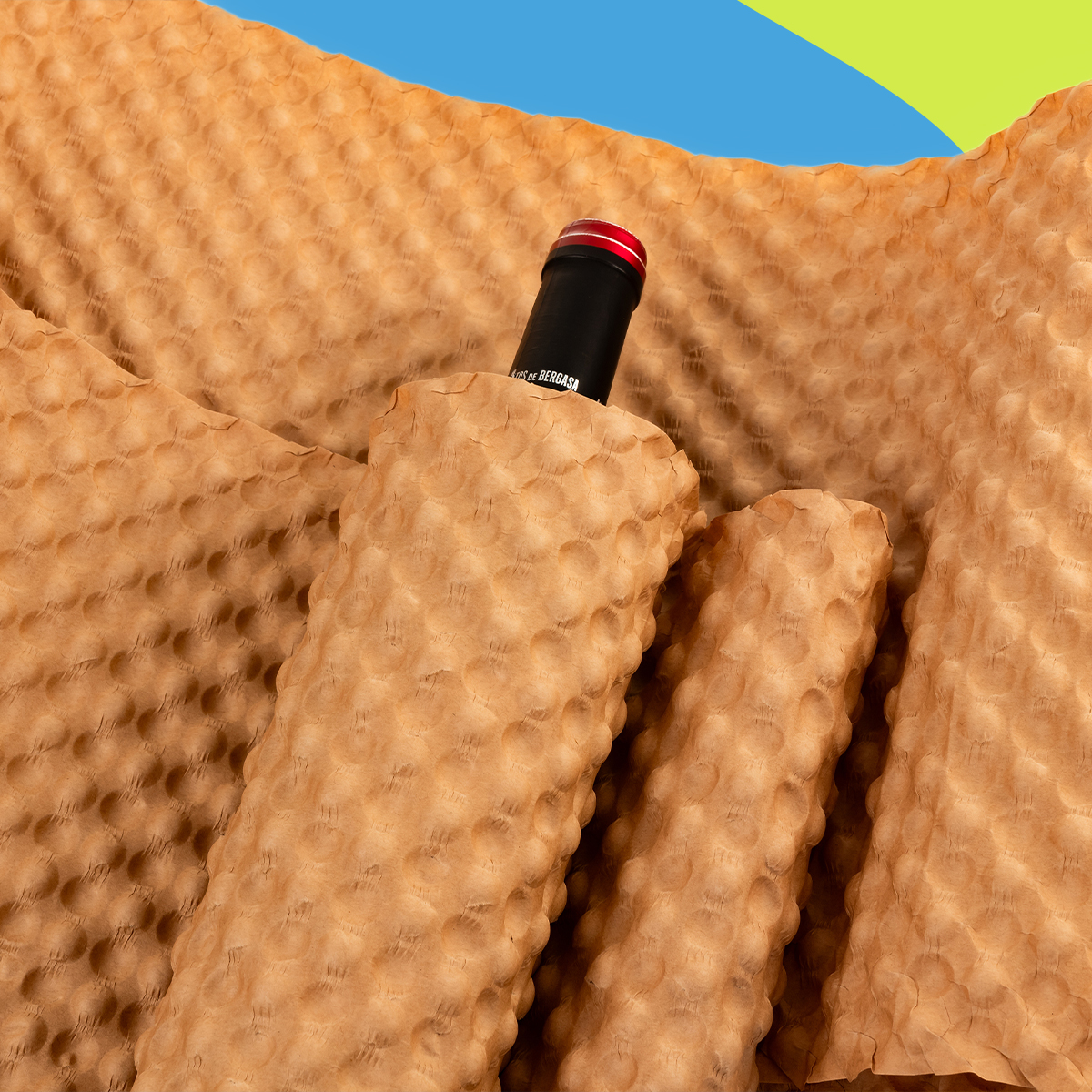 papier kraftowy, papier pakowy, papier z rolki, gładki papier kraft, gramatura 90g, papier do maszyn zgniatających, papier do produkcji papieru bąbelkowego, wymiary 60cm x 85m, ekologiczny materiał do pakowania, biodegradowalny papier, papier do pakowania, profesjonalne opakowania, oszczędność miejsca, wytrzymały papier pakowy