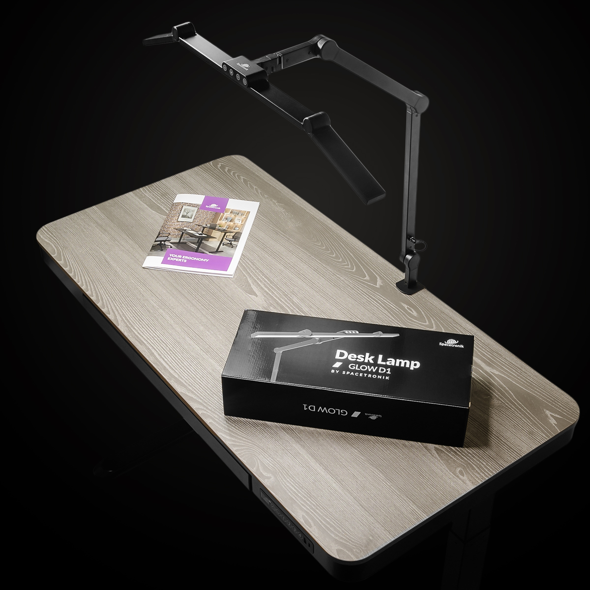 Biurkowa Lampa LED Spacetronik, Lampa Kreślarska LED, Oświetlenie LED bezcieniowe, Lampa biurkowa z regulacją jasności, Ergonomiczna lampa do pracy, Profesjonalne oświetlenie biurkowe, Lampa Spacetronik Glow d1, Oświetlenie do biura i domu, Ochrona wzroku lampa biurkowa, Inwestycja w zdrowe oświetlenie, Nowoczesna lampa biurkowa LED, Spacetronik, oświetlenie kreślarskie, Lampa z regulowaną temperaturą barwową, Stylowa lampa biurkowa czarna