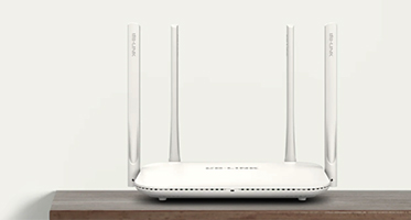 Router WIFI 5GHz BL-WR1300H w kolorze białym z czterema antenami