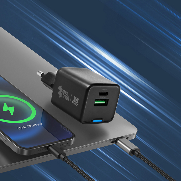 kompaktowa ładowarka usb, mała ładowarka usb-c usb-a, nowoczesna ładowarka, elegancki design ładowarki, stylowa ładowarka usb, ładowarka do biura, ładowarka podróżna, ładowarka do plecaka, ładowarka usb, minimalistyczna ładowarka