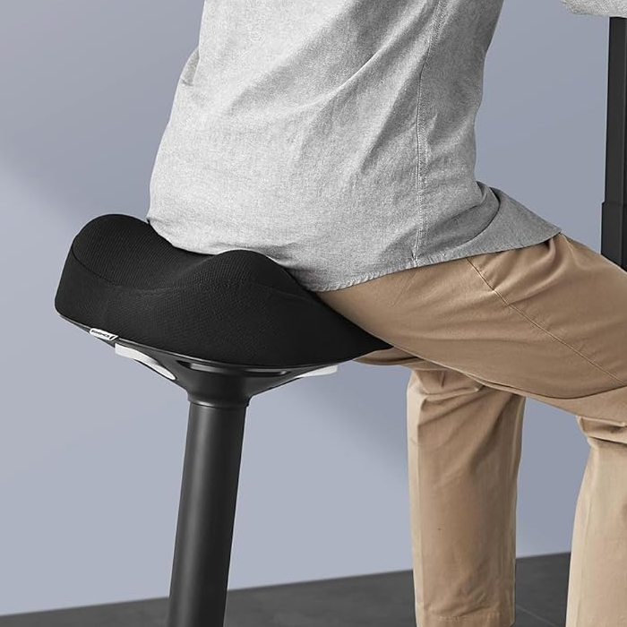 nowoczesny hoker biurowy, stołek minimalistyczny Spacetronik, design hoker ergonomiczny, hoker do biura, hoker do kuchni, hoker do recepcji, nowoczesny stołek balansujący, elegancki hoker, Spacetronik Zippy stylowy, krzesło bez oparcia
